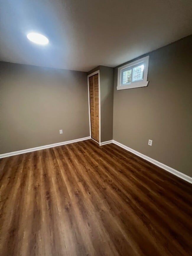 Building Photo - NICE WELL MAINTAINED TOWNHOME