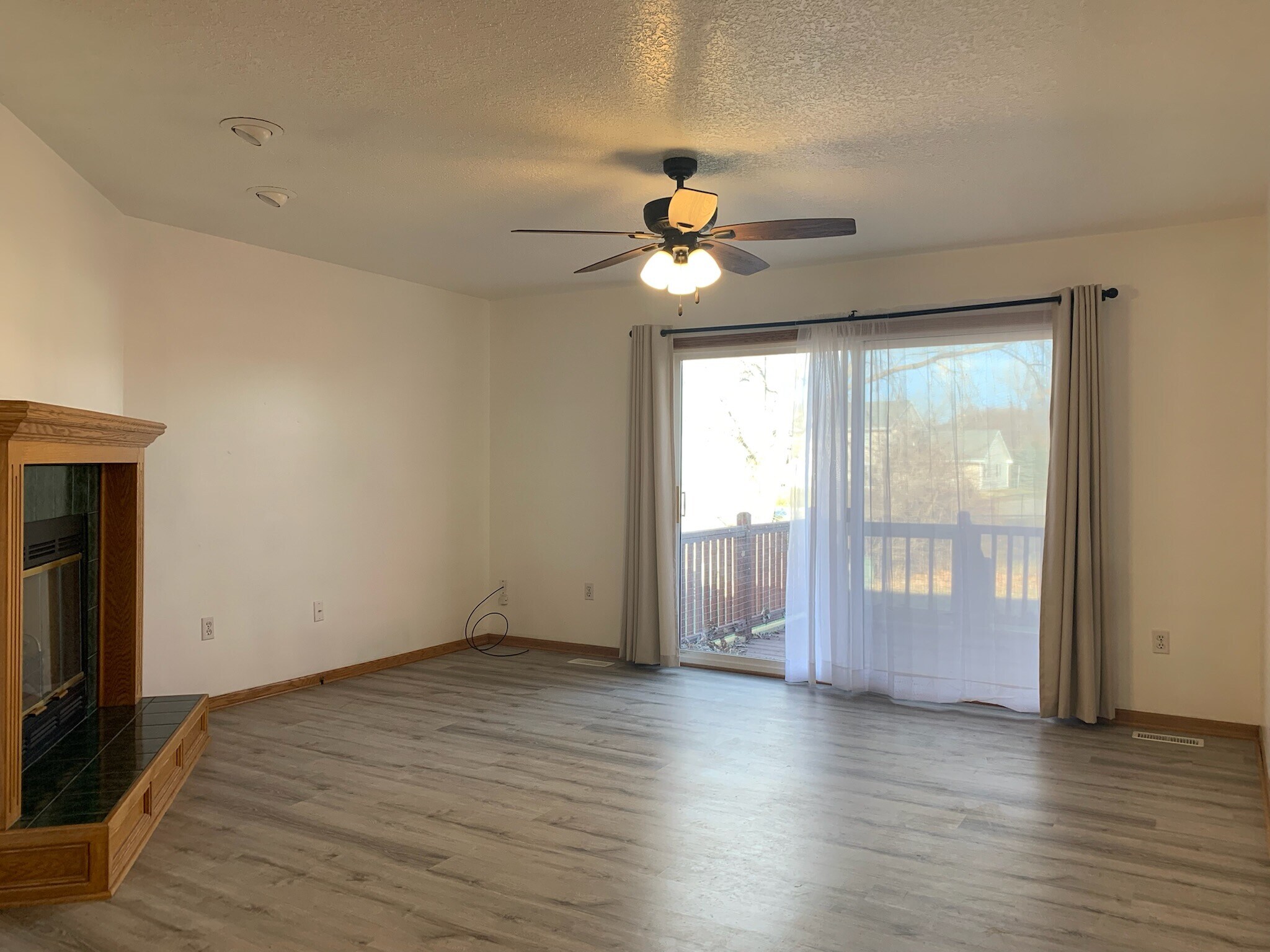 Building Photo - 313 N Cherokee Dr