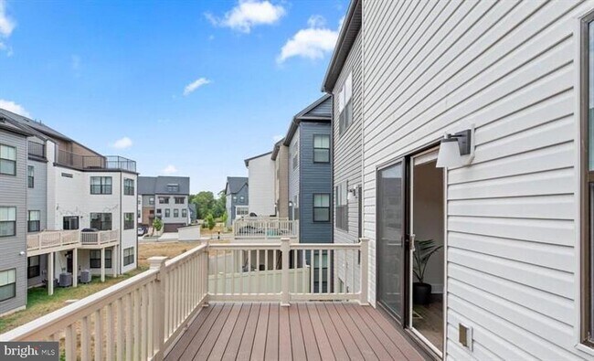 Building Photo - 614 Chalcedony Ln