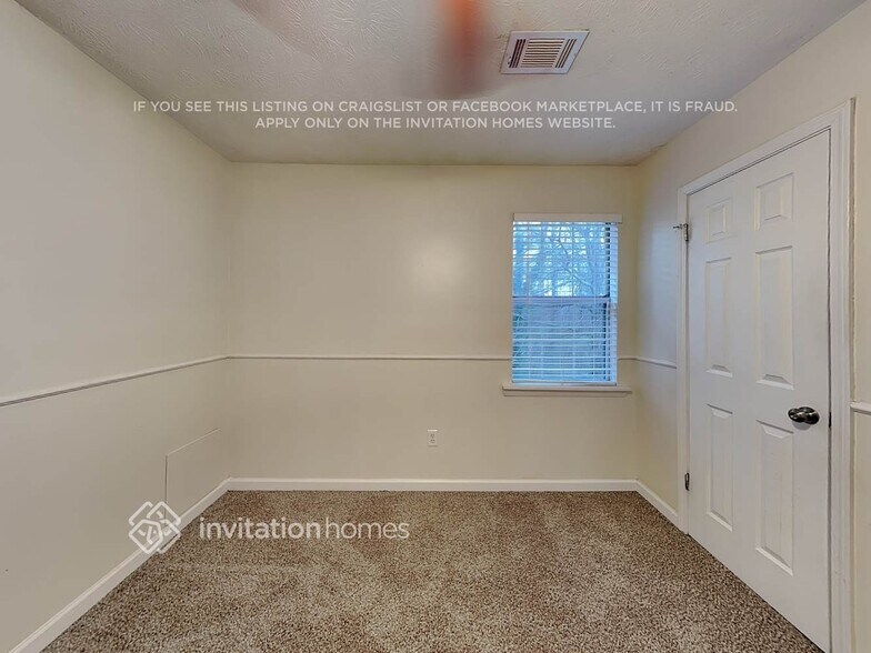 Building Photo - 1835 Red Rose Ln