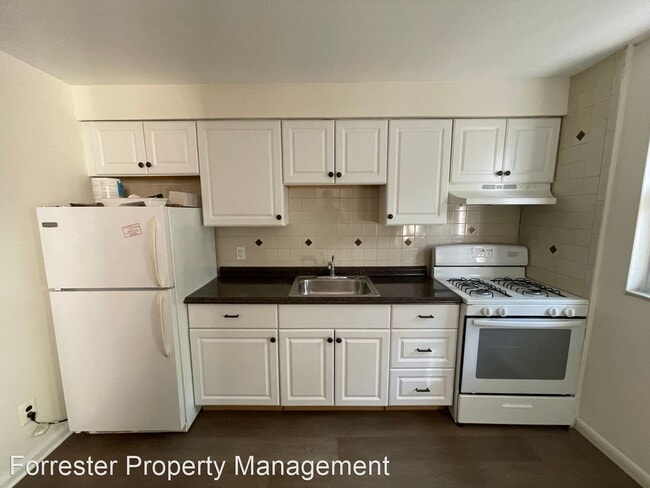 Building Photo - 3 br, 1.5 bath House - 2344 S. Woodstock St.