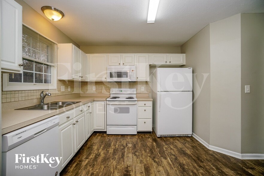 Building Photo - 2673 Cross Creek Ave