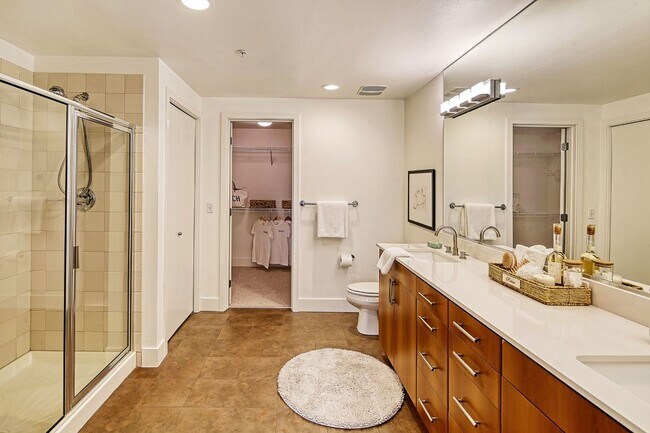 Building Photo - 2Bd/2Ba Seattle Condo