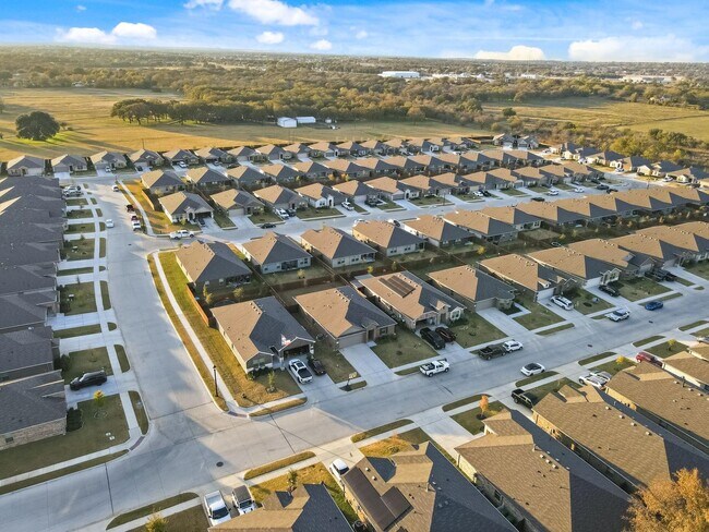 Building Photo - 4 bedroom home in Springtown, Texas