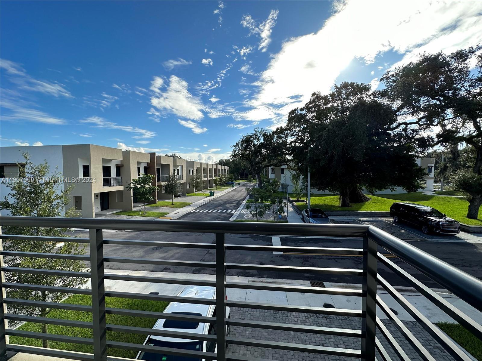Building Photo - 5481 W Oak Way