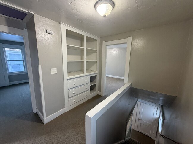 Building Photo - 3944 Revere Dr