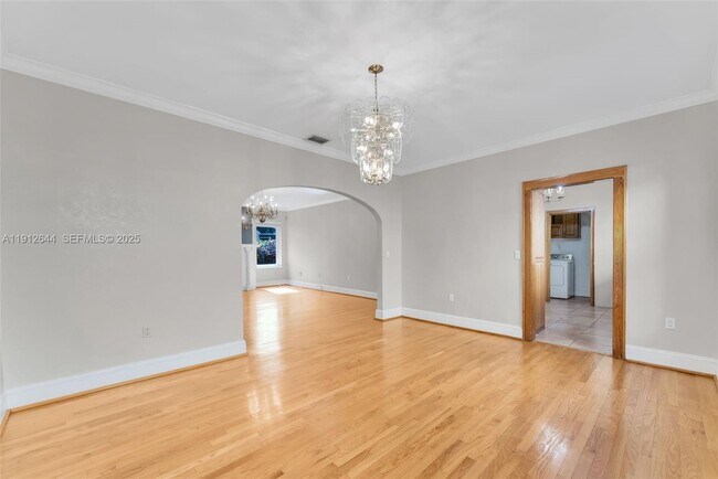 Building Photo - 1514 Capri St