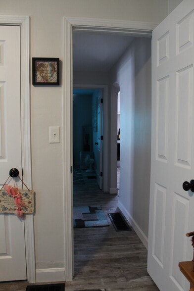 Hallway - 1395 Ross Ave
