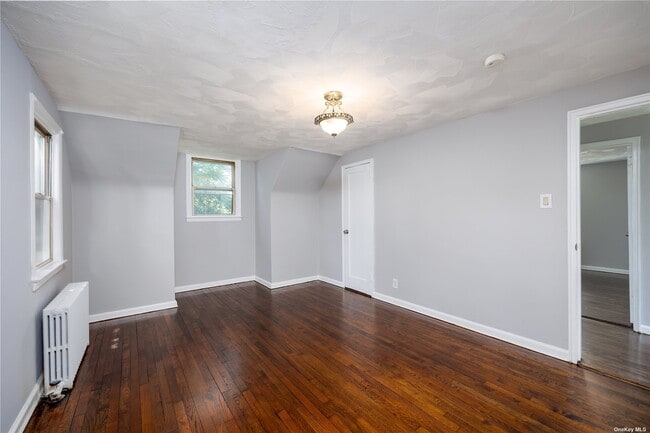 Building Photo - 835 Peninsula Blvd