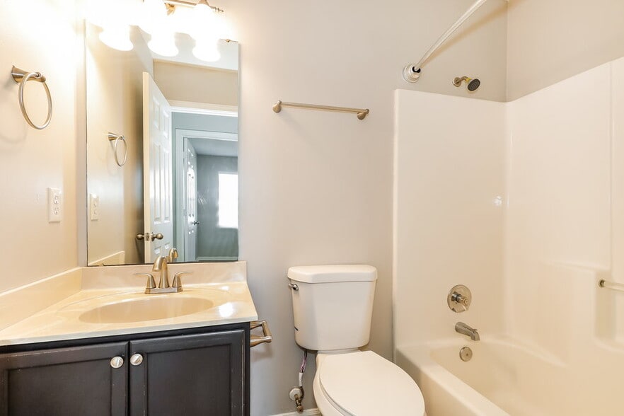 Building Photo - 2909 Dairywood Ln