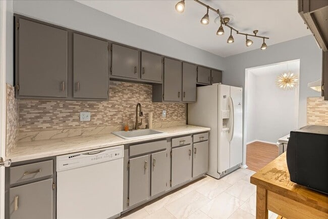 Building Photo - 504B Mulberry Cove