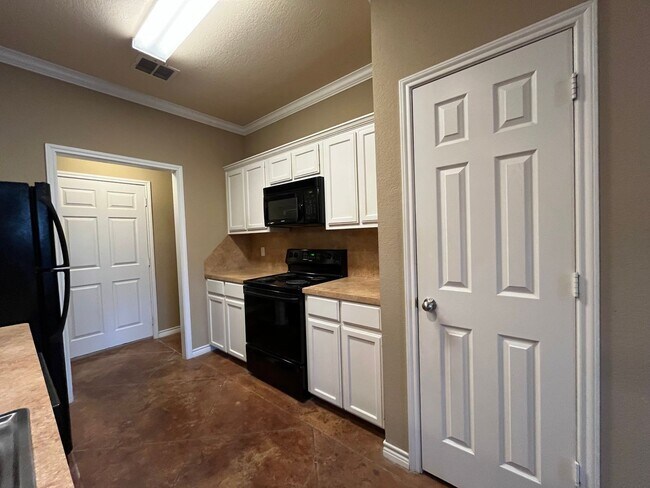 Building Photo - 3049 Palomino Trail