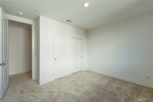 Building Photo - 121 Baluster