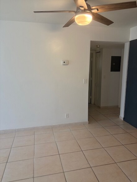 Building Photo - 3050 Norwood Pl