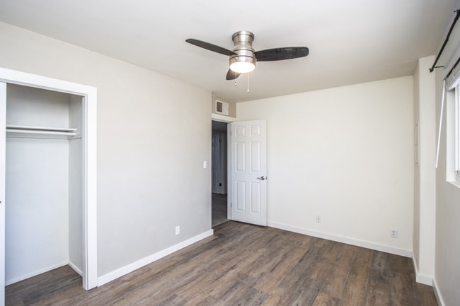 Building Photo - 3609 N Navajo Trail