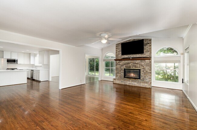 Building Photo - WATERFRONT RENTAL PROPERTY