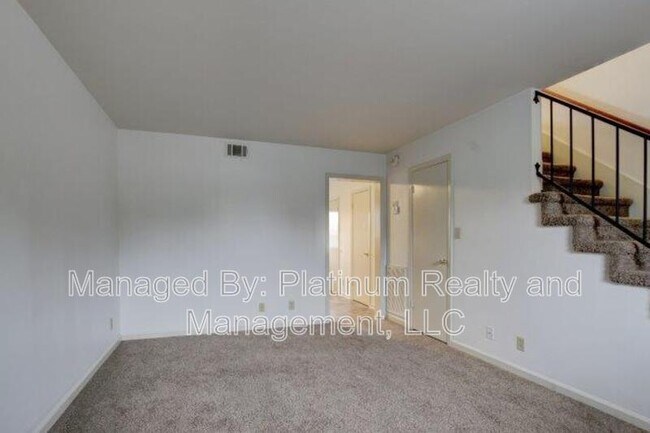 Building Photo - 1601 Minglewood Dr