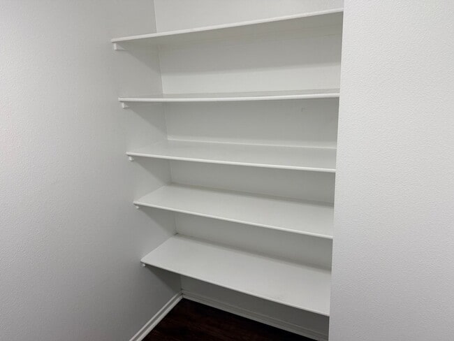 Building Photo - Estrella home for rent!