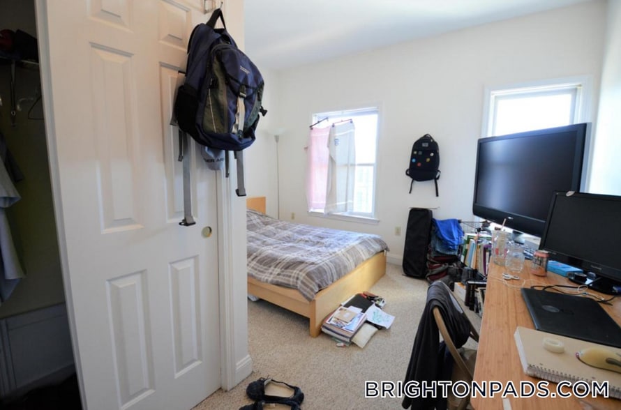 Building Photo - 8-10 Glencoe St.