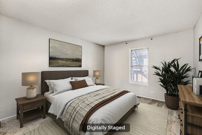 Building Photo - 2301 E Fremont Ave