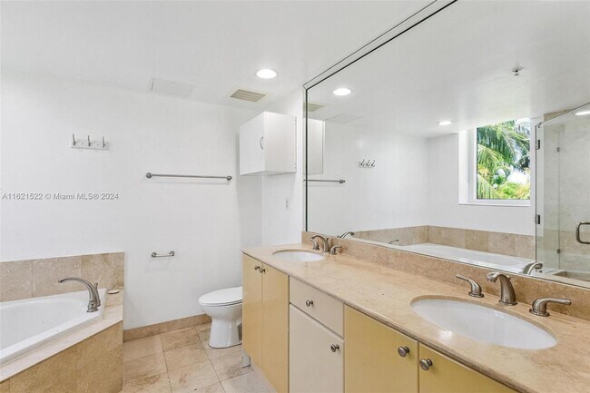 Building Photo - 1745 E Hallandale Beach Blvd