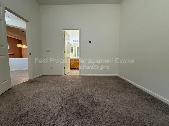 Building Photo - 281 W Flamingo Dr