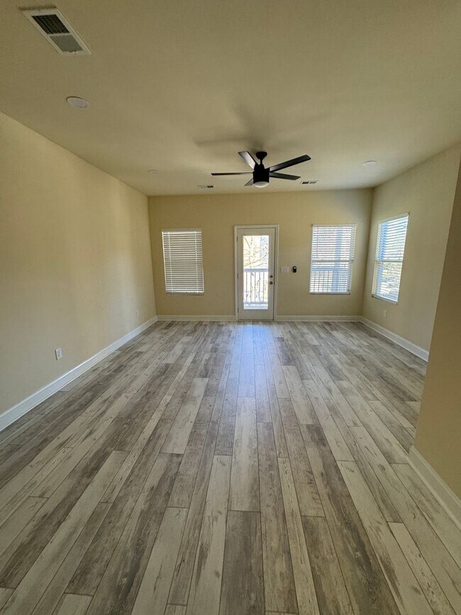 Building Photo - Be the first to live in this 3 bed/3.5 bath home across from Meharry Medical- great location with...