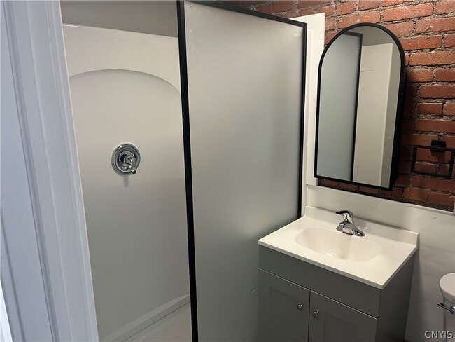 Building Photo - 317 S Clinton St