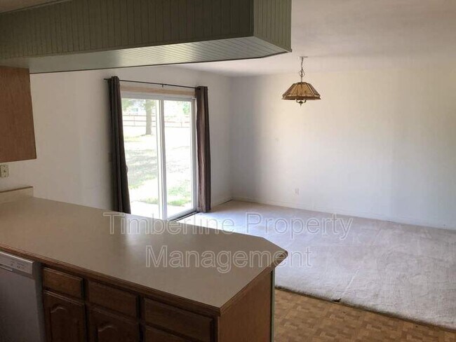 Building Photo - 17960 Bakers Farm Rd