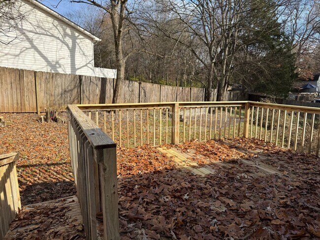 Building Photo - 11105 Lake Hills Dr