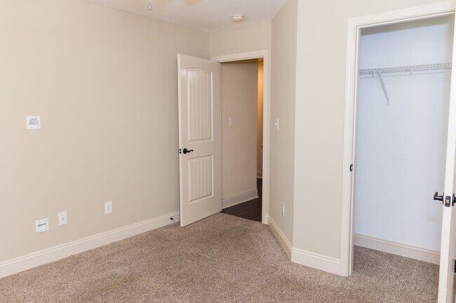 Building Photo - 3 bedrooms, 2 baths in Bay Branch estates!