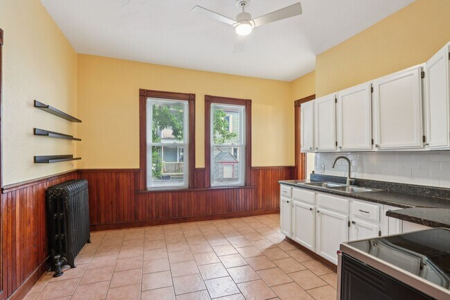 Building Photo - 2564 N Cramer St