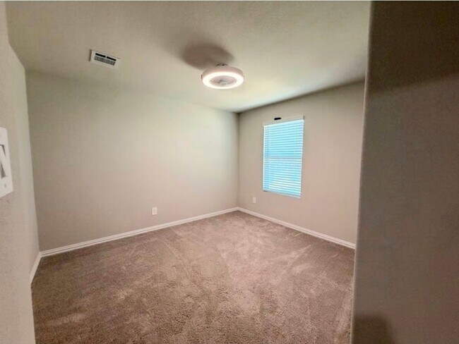 Building Photo - 3313 Sedge Grass Dr