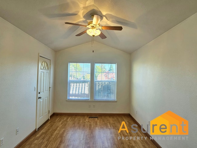 Building Photo - Great Open Concept Townhome Available Soon!