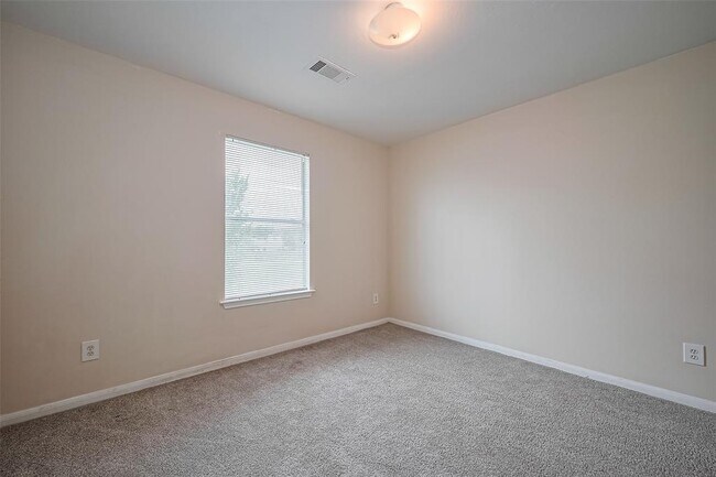 Building Photo - 7203 River Pines Dr