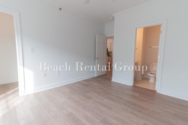 Building Photo - 2029 Silvercrest Dr