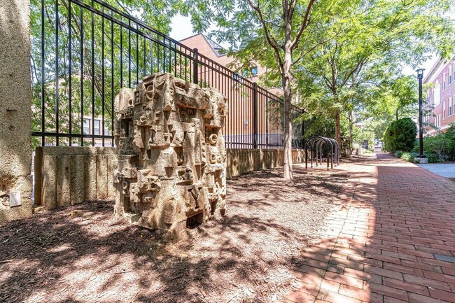 Building Photo - Stunning Capitol Hill One-Bedroom!