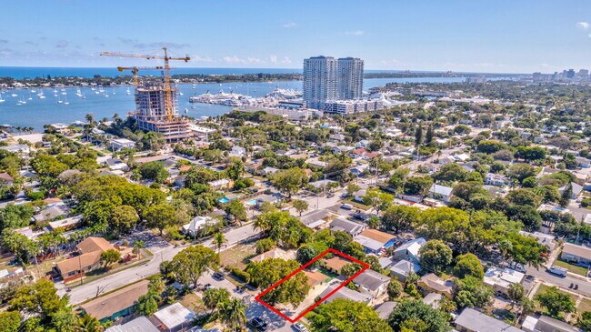 Building Photo - 510 48th St