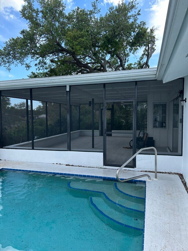 Building Photo - 3511 Jaffa Dr