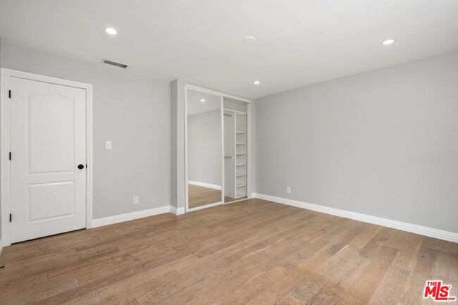 Building Photo - 23922 Archwood St