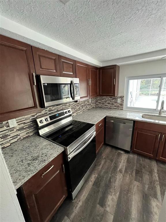 Building Photo - 8206 Clover Hill Loop