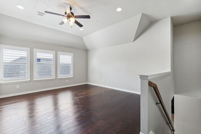 Building Photo - Elegant Living in Fountain Ridge – A Seren...