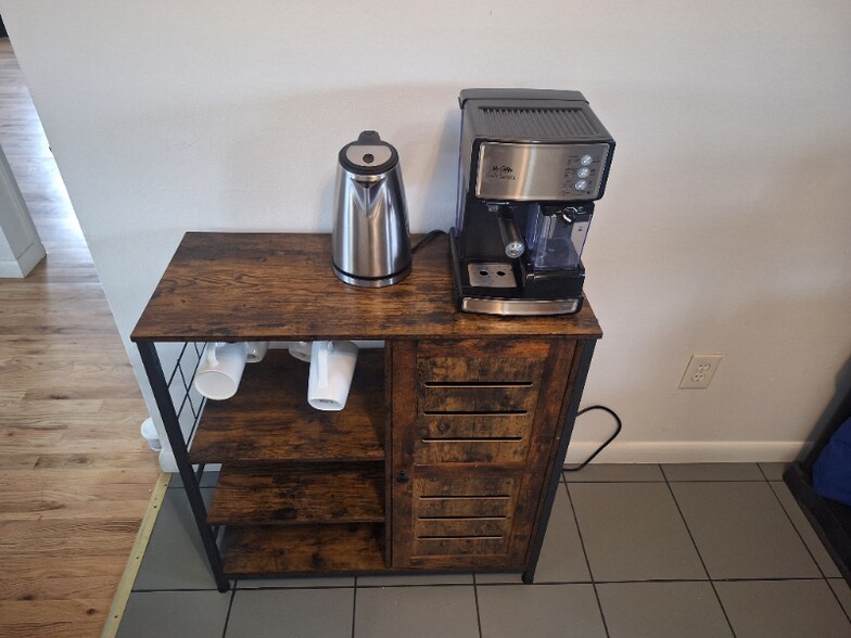 Building Photo - 2172 Reed Dr