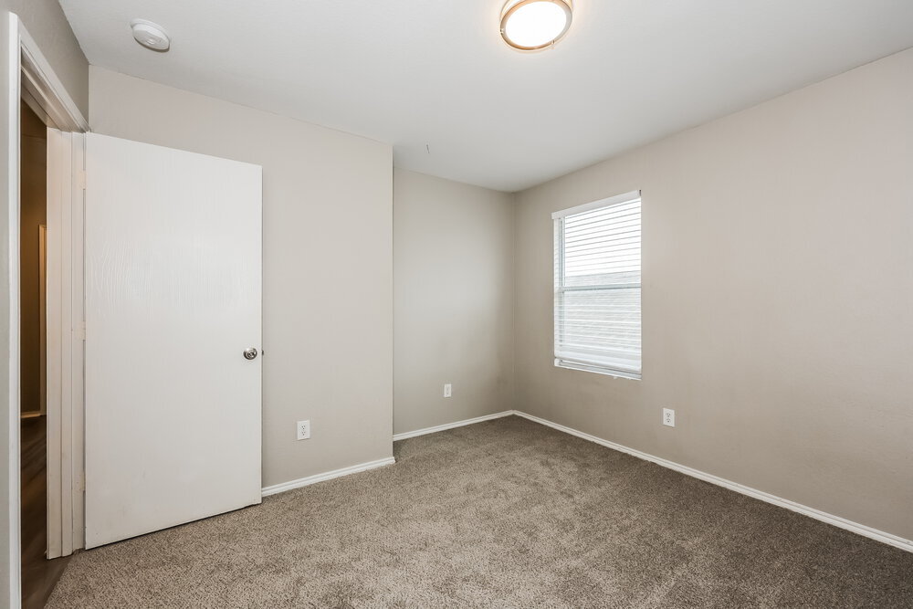 Building Photo - 6945 Meadow Way Ln