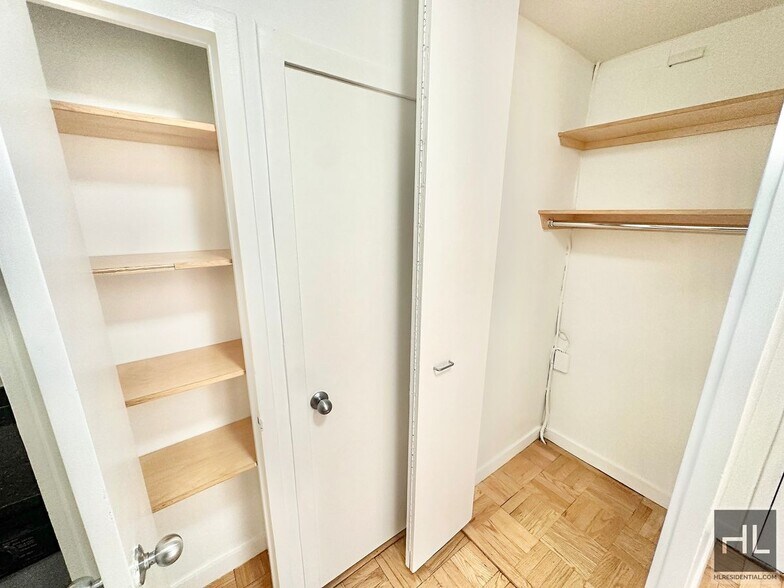 Building Photo - Fourth Avenue