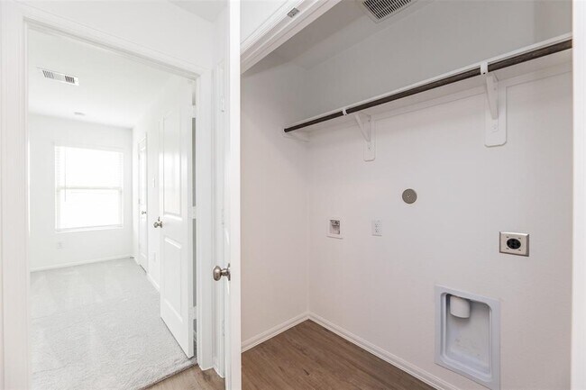 Building Photo - 7347 Greenbriar Cayon Ln