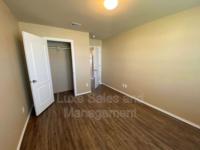 Building Photo - 2912 Thompson Farm Ln