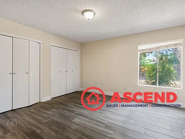 Building Photo - Phenomenal Home Located In Gated Community!