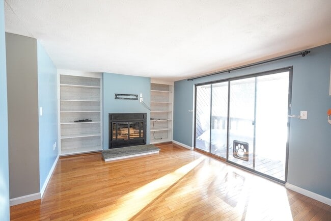 Building Photo - 40 Spring Cove Rd