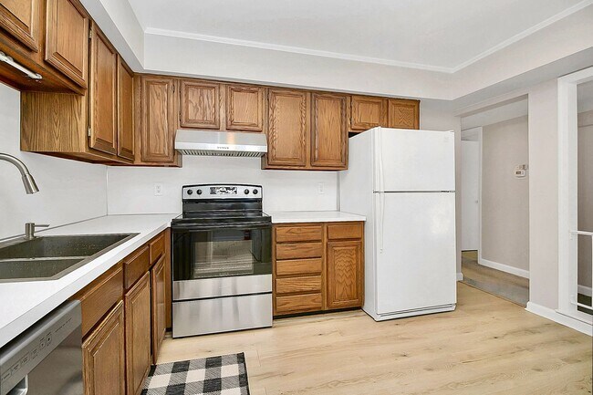 Building Photo - Spacious 2BR/2BA Condo in Prime South Charlotte Location!